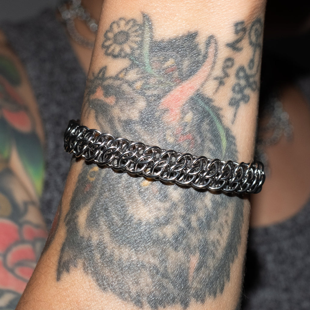 MODEL WEARING BACKUP WAVE BRACELET.  CHAIN MAILLE JEWELRY.