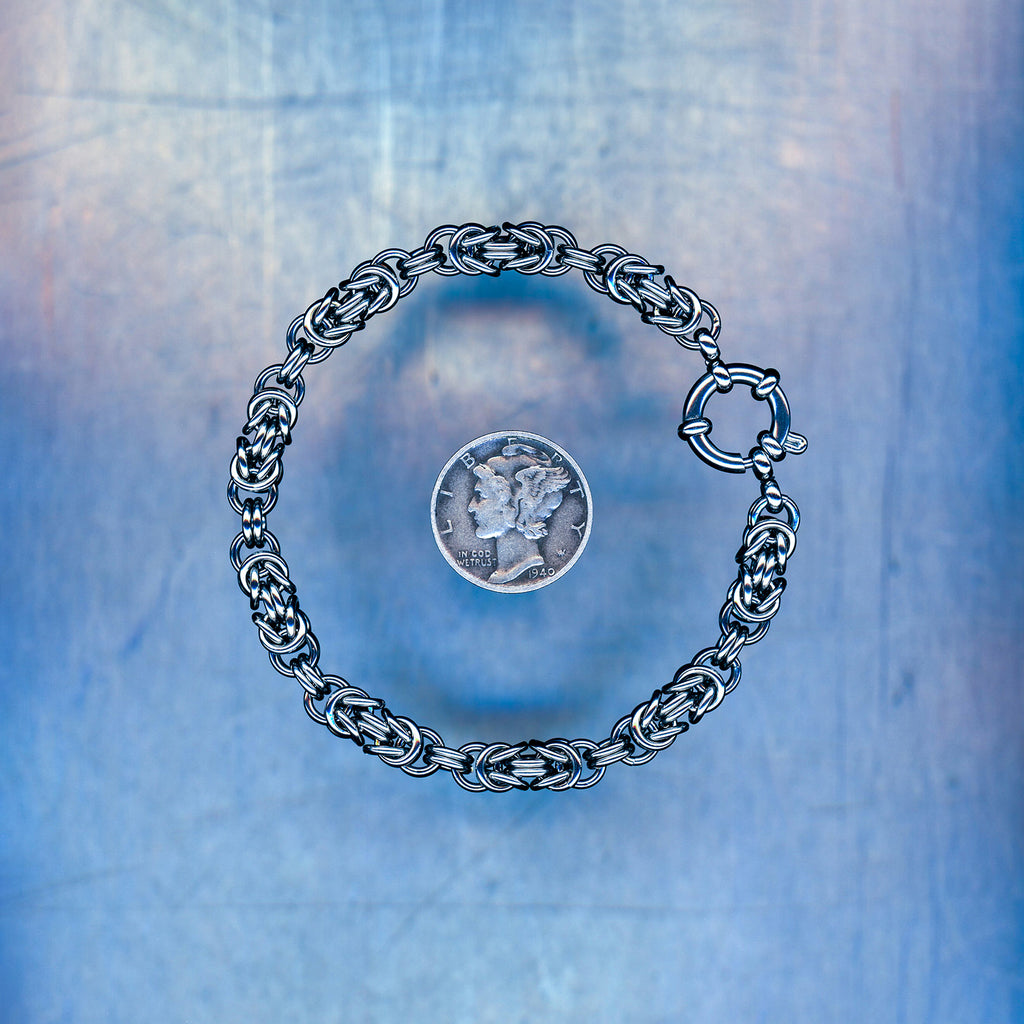 PRODUCT SHOT CLOSEUP SCAN OF GHOSTED CORE BRACELET 304 STAINLESS STEEL CHAIN MAILLE JEWELRY BYZANTINE UNITS MEDIUM WEAVE