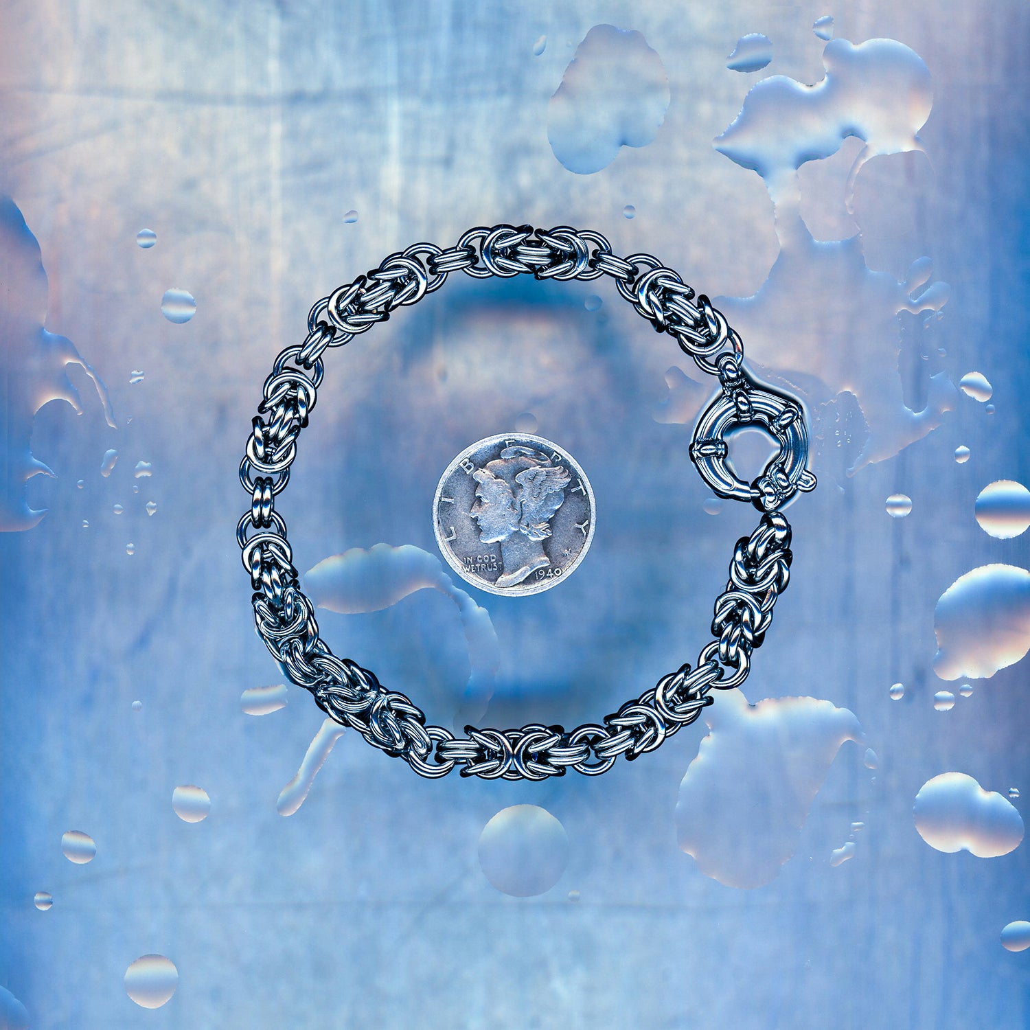 PRODUCT SHOT CLOSEUP SCAN OF GHOSTED CORE BRACELET 304 STAINLESS STEEL CHAIN MAILLE JEWELRY BYZANTINE UNITS MEDIUM WEAVE