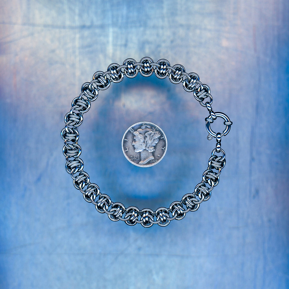 PRODUCT SHOT CLOSEUP SCAN OF LOW TIDE CORE BRACELET 304 STAINLESS STEEL CHAIN MAILLE JEWELRY BARREL MEDIUM WEAVE