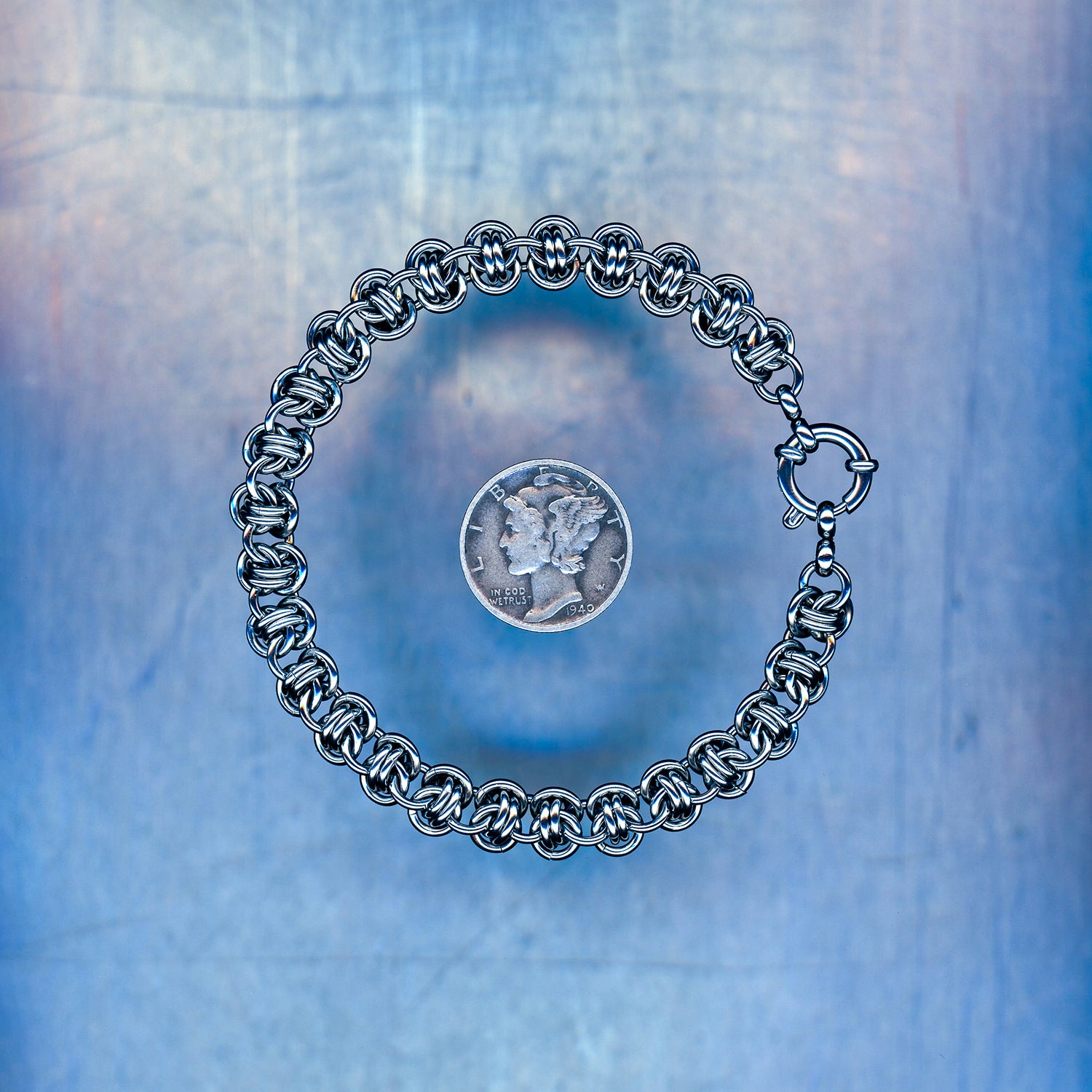 PRODUCT SHOT CLOSEUP SCAN OF LOW TIDE CORE BRACELET 304 STAINLESS STEEL CHAIN MAILLE JEWELRY BARREL MEDIUM WEAVE