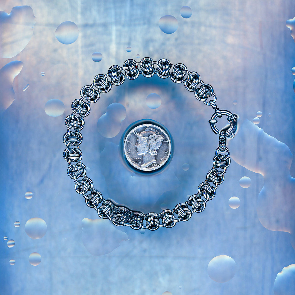 PRODUCT SHOT CLOSEUP SCAN OF LOW TIDE CORE BRACELET 304 STAINLESS STEEL CHAIN MAILLE JEWELRY BARREL MEDIUM SIZED WEAVE