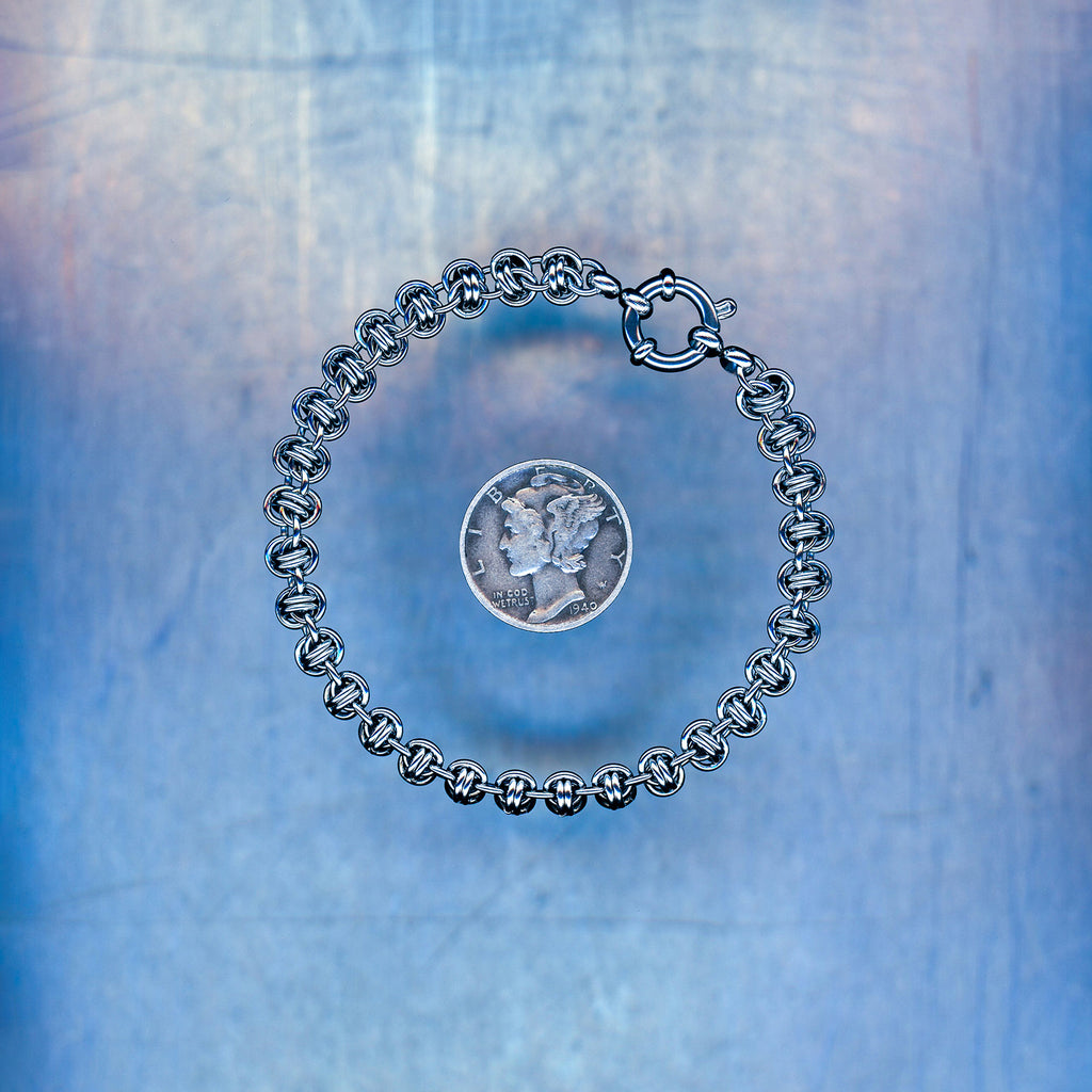 PRODUCT SHOT CLOSEUP SCAN OF LOW TIDE LINK BRACELET 304 STAINLESS STEEL CHAIN MAILLE JEWELRY BARREL SMALL WEAVE