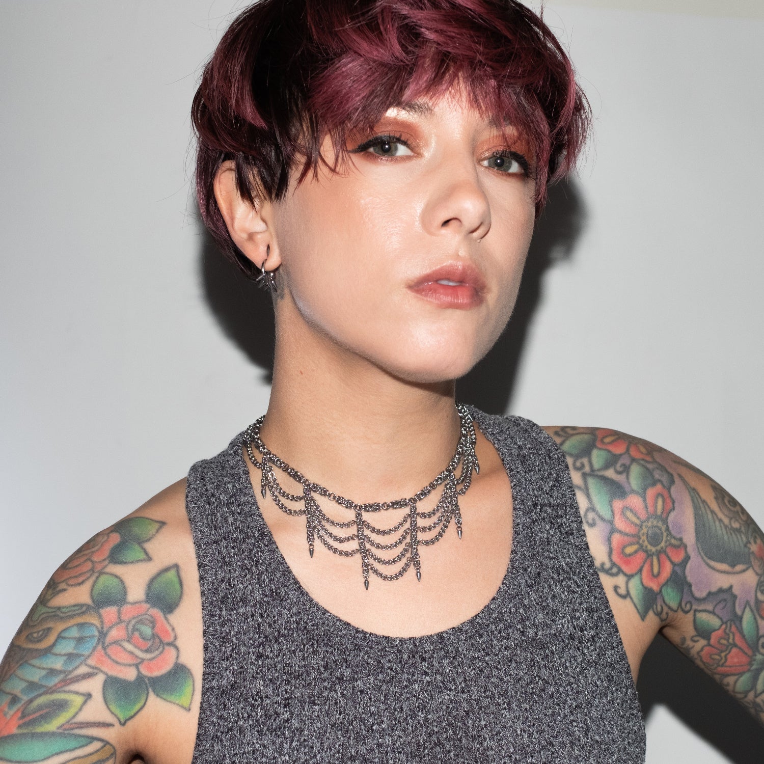 MODEL WEARING OBSIDIAN VOID NECKLACE.  CHAIN MAILLE JEWELRY.