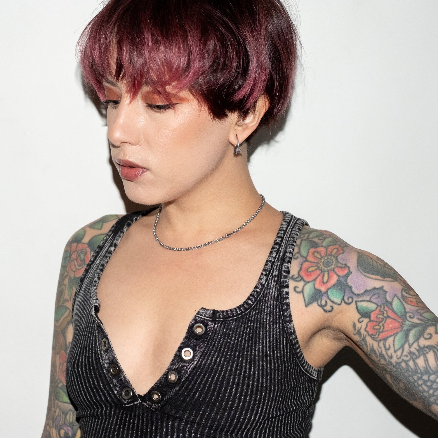 CLOSE UP SHOT ON MODEL OF TERMINAL BYTE NECKLACE