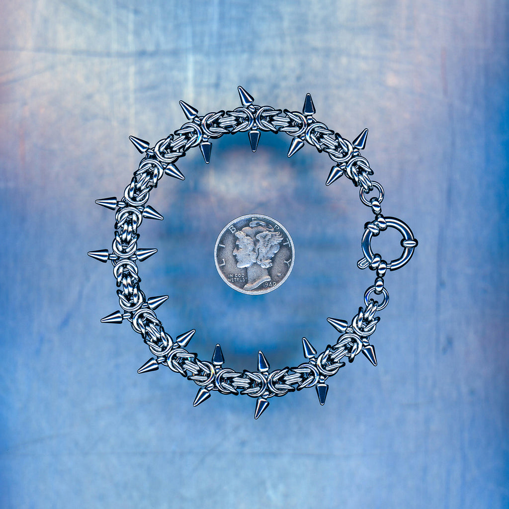 PRODUCT SHOT CLOSEUP SCAN OF WITH TEETH CORE BRACELET 304 STAINLESS STEEL CHAIN MAILLE JEWELRY SPIKEY BYZANTINE SMALL WEAVE SPIKES